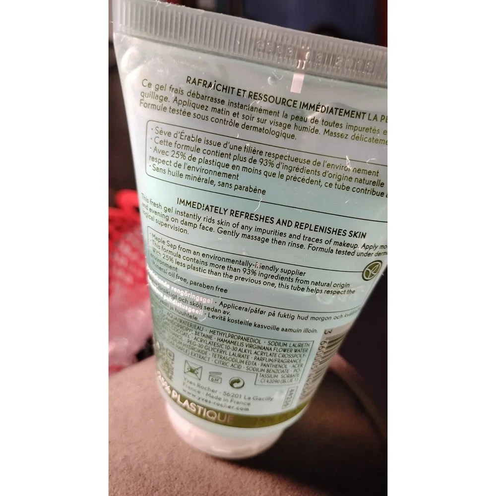 YVES ROCHER Hydra Vegetal Refreshing Cleansing Gel 4.2 oz Eco See‎ Description